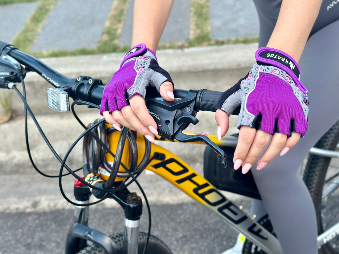 Grip Matters: How to Choose the Right Cycling Gloves for Handling